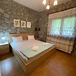 Stonenest -luxury Stone Kalávrita