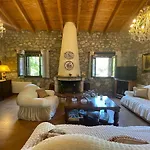 Stonenest -luxury Stone Kalávrita