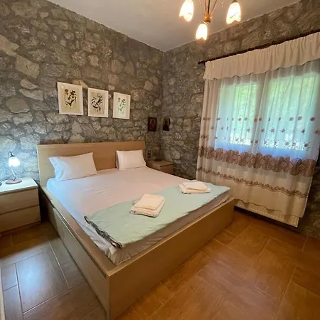 Stonenest -luxury Stone Kalavryta