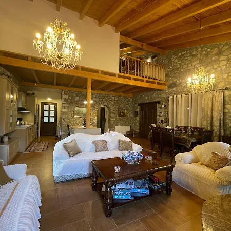 Stonenest -luxury Stone Dağ evi Kalavryta