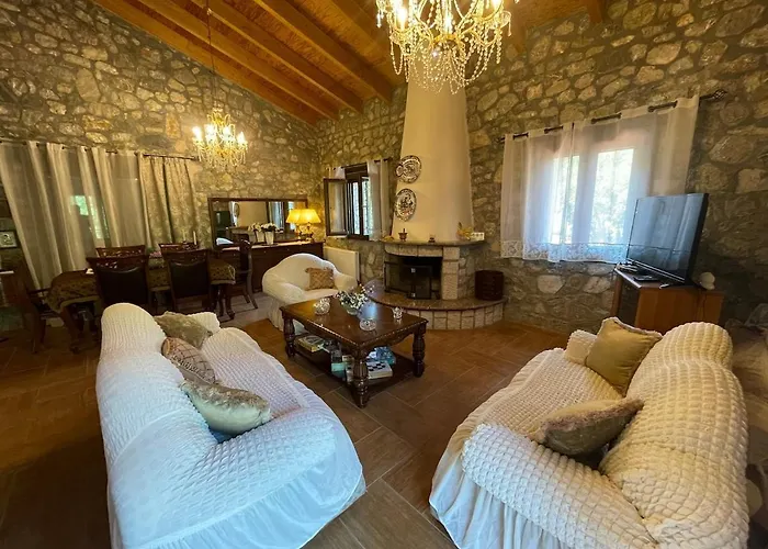 Chalet Stonenest -luxury Stone Kalavryta