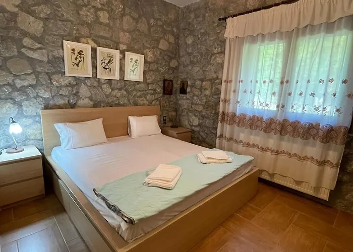 Stonenest -luxury Stone Kalavryta